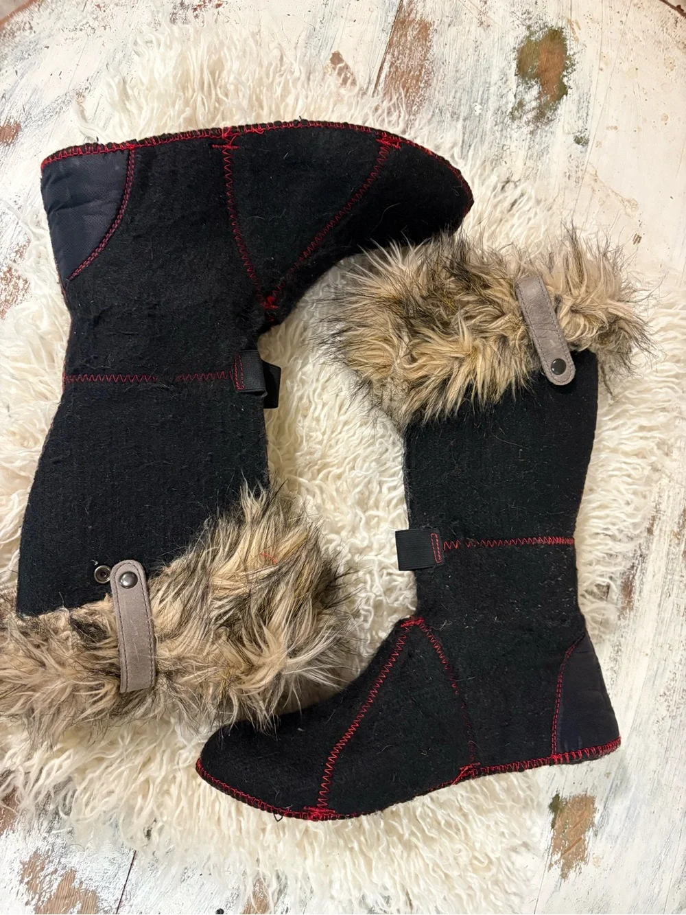 Sorel Women's Joan of Arctic winter boots in the Quarry/Black colorway 7.5